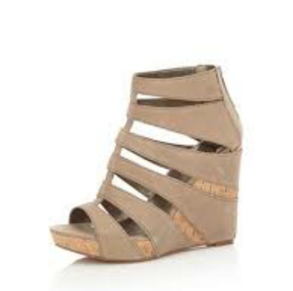 🔥CLEARANCE🔥Hk by Heidi Klum Cadence Caged Wedges - Picture 1 of 8